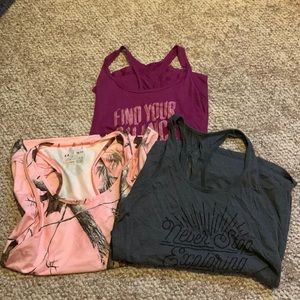 Lot of 3 tanks